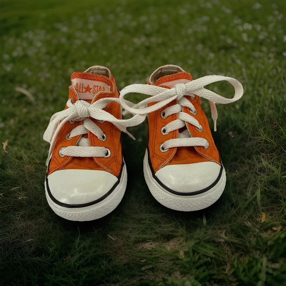 Converse All Star Chuck Taylor Low Tops Child Size 6 Lace Up Orange Pre Owned